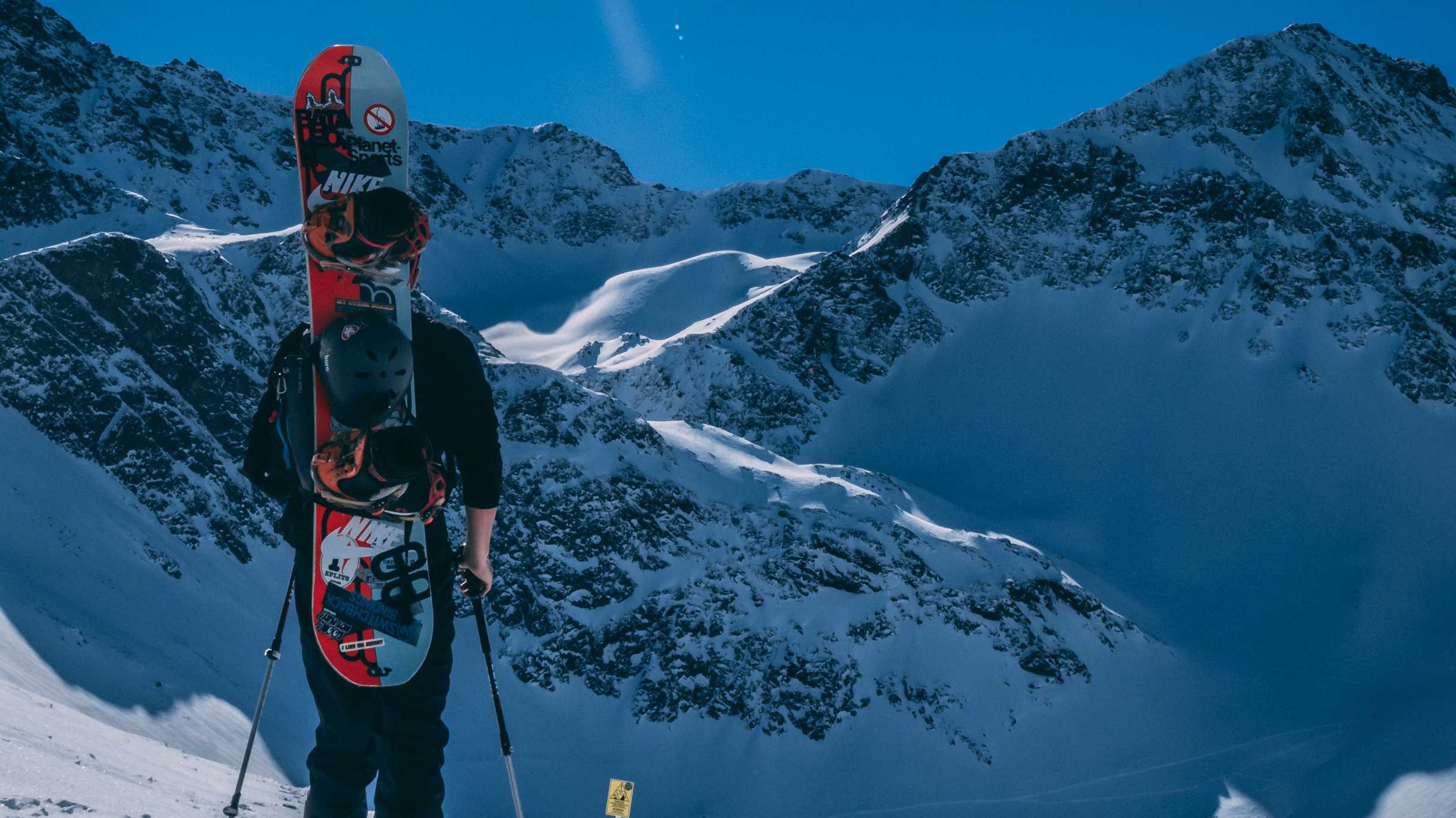 Best Snowboarding Base Layer in 2018 (Top Picks and Guide)